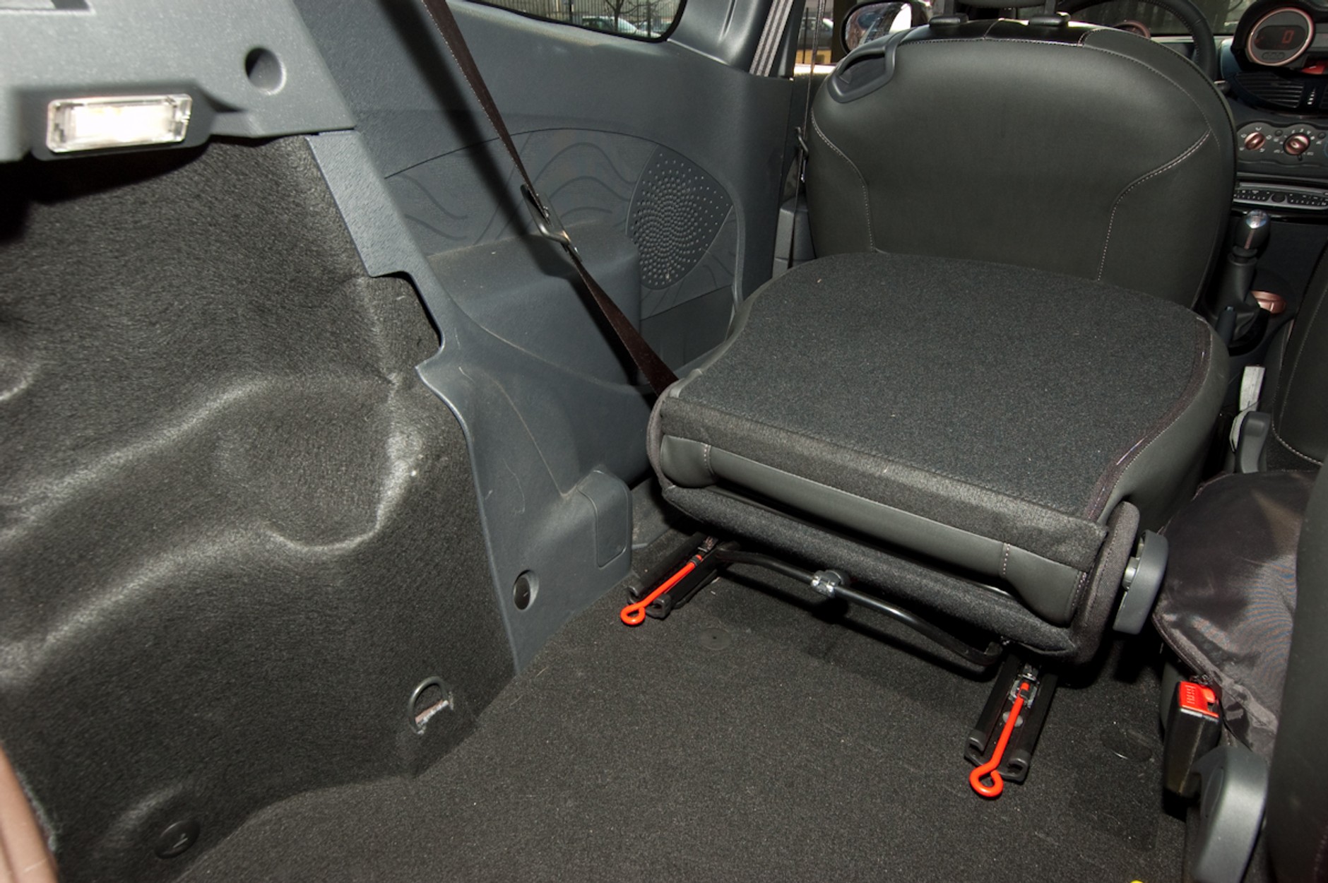 Renault Twingo Miss Sixty: różowa puderniczka