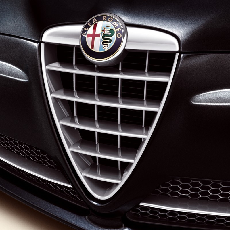 Alfa Romeo: rajd i wielka parada w Mediolanie z okazji 100-lecia (26-27.07.2010)