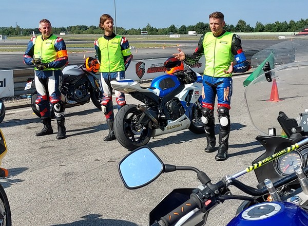 Szkoła, do której nikogo nie trzeba zachęcać. Byłem na szkoleniu motocyklowym z Suzuki