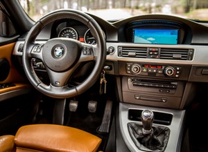 Duża akcja serwisowa BMW. Ponad 60 tys. samochodów może poważnie zranić pasażerów