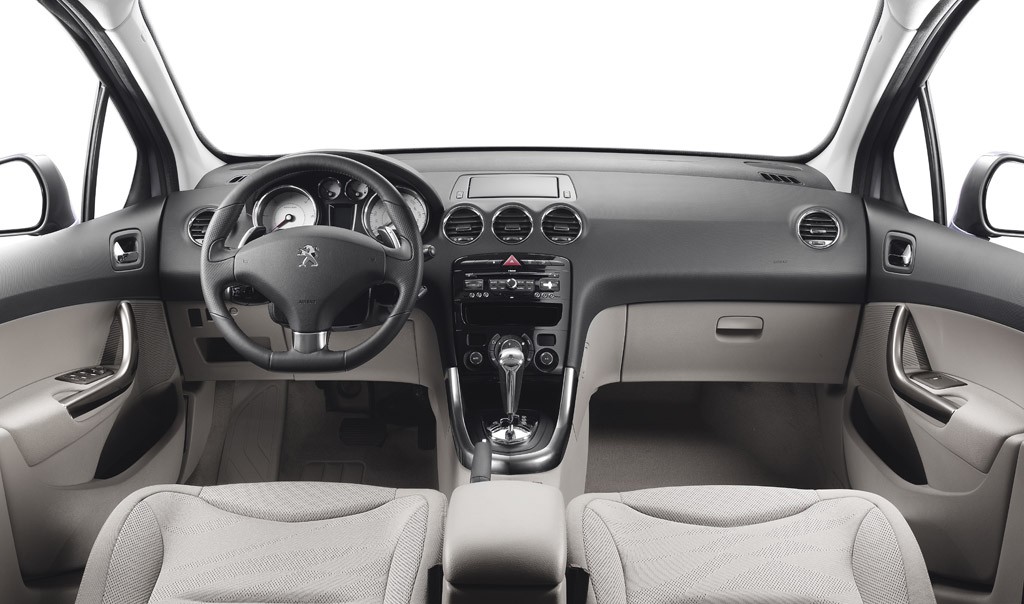 Peugeot 308 po face liftingu przypomina 508-kę
