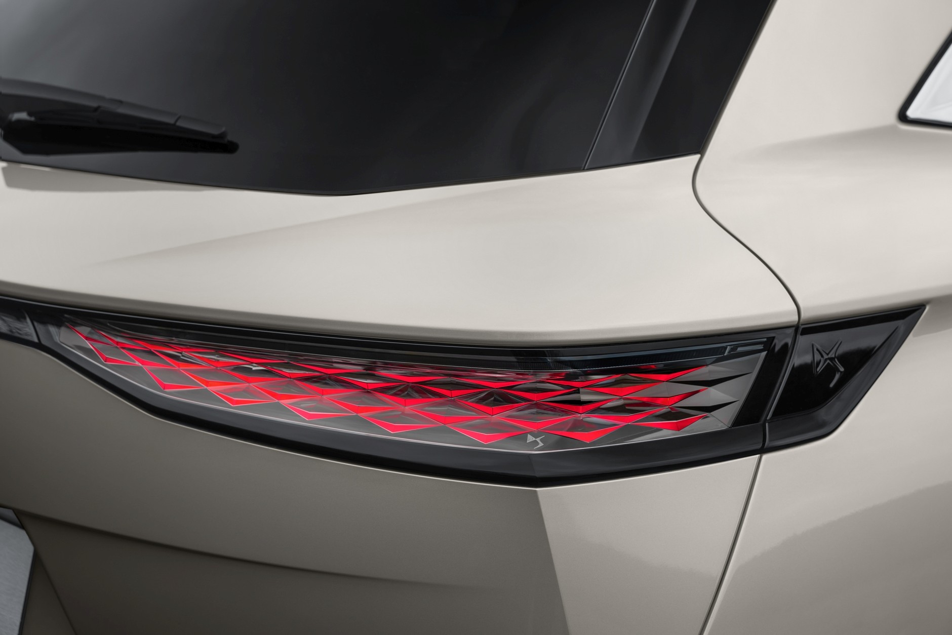 DS 7 pierwsza generacja. Lifting 2022