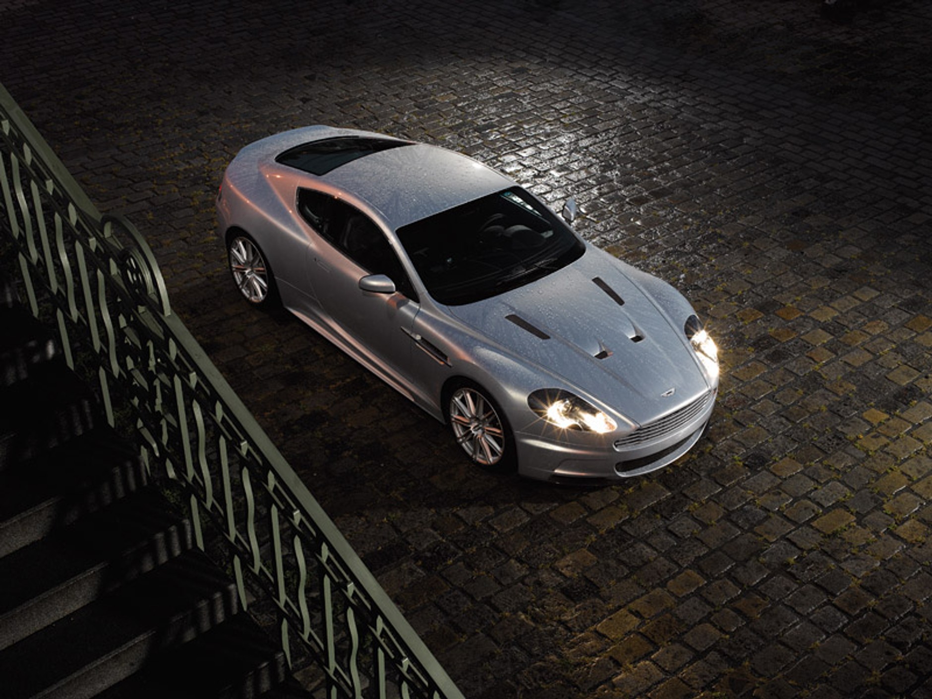 Nowy Aston Martin DBS w Pradze: oficjalne informacje i zdjęcia