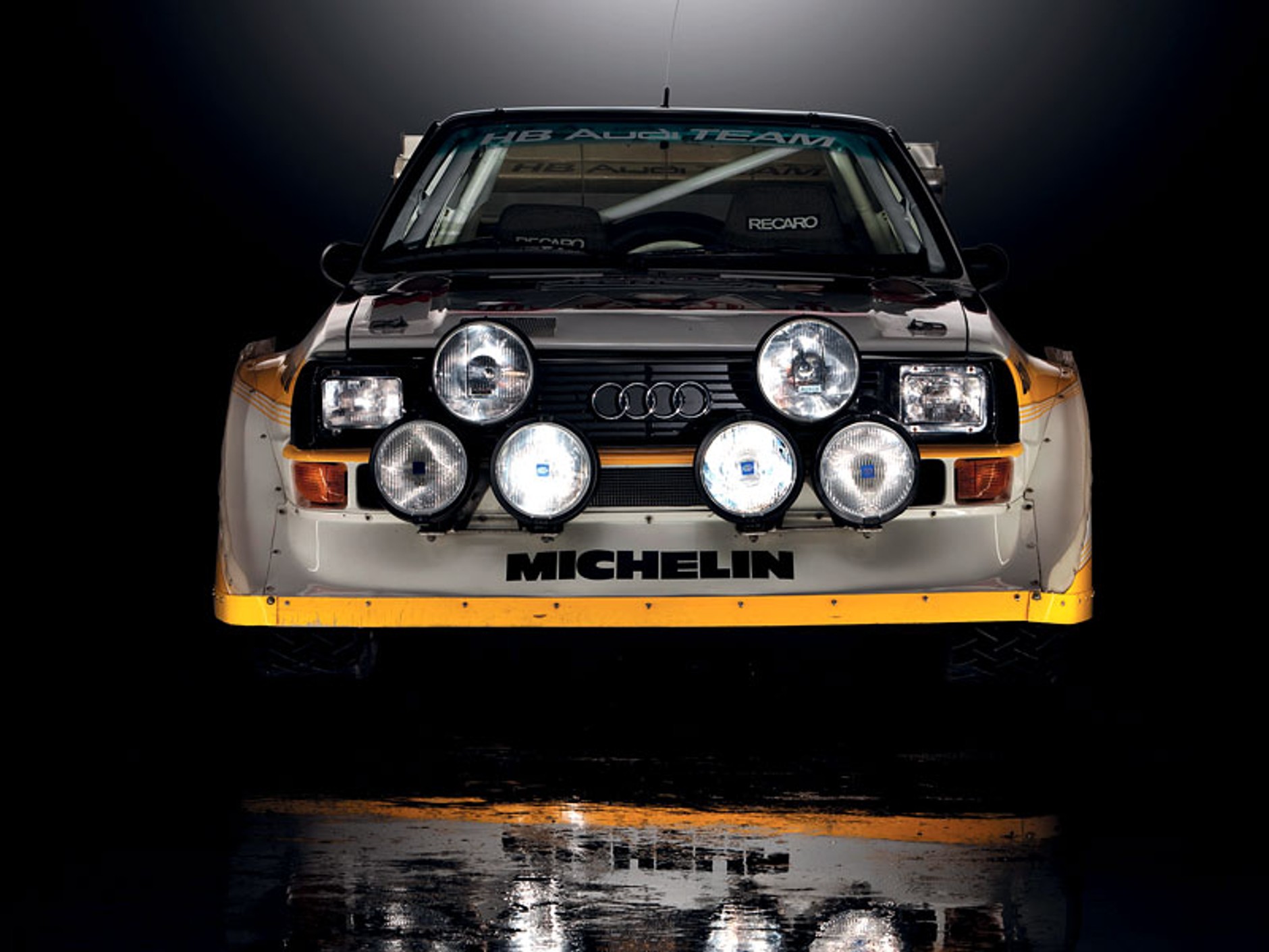 Géniové zatáček: Výstava soutěžních vozů skupiny B v továrním muzeu Audi