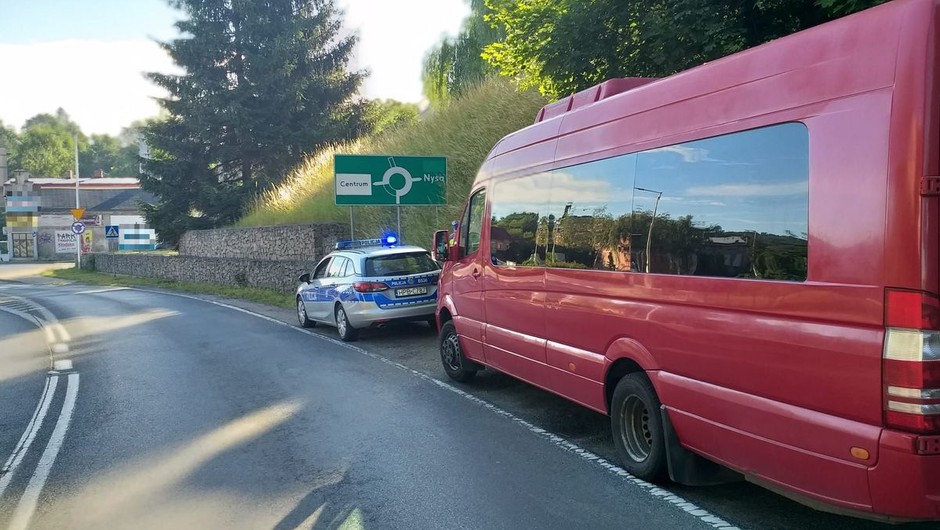 Policjanci prowadzili specjalne działania. Wtedy nadjechał bus