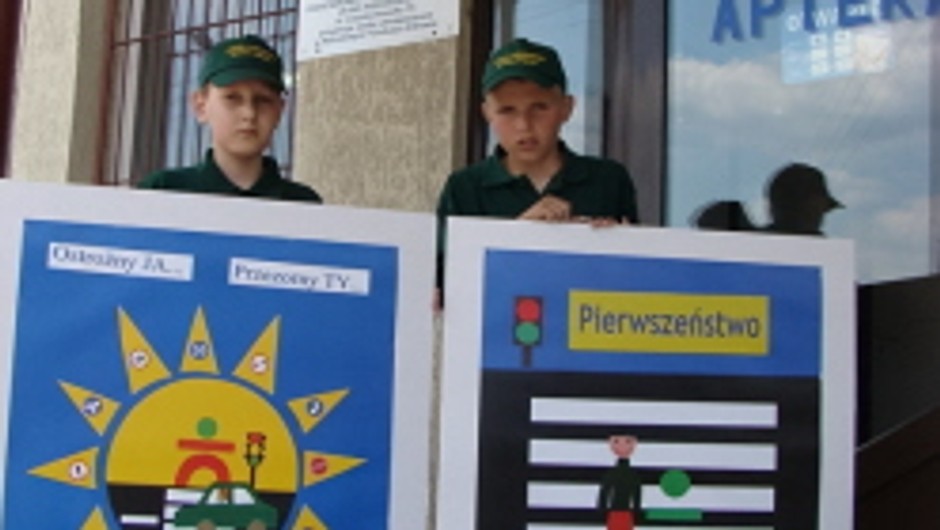 Bezpieczeństwo dla wszystkich Renault: Piekoszów plakatuje
