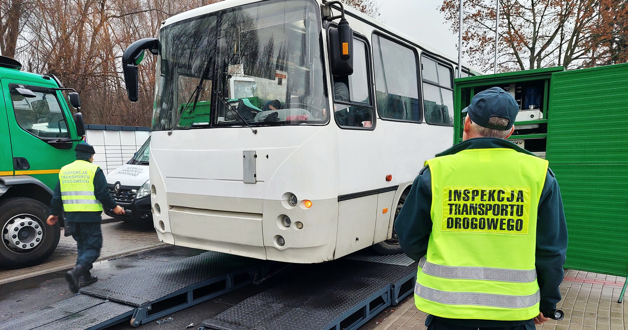 Inspektorzy ITD wycofali z ruchu połowę ze skontrolowanych autobusów