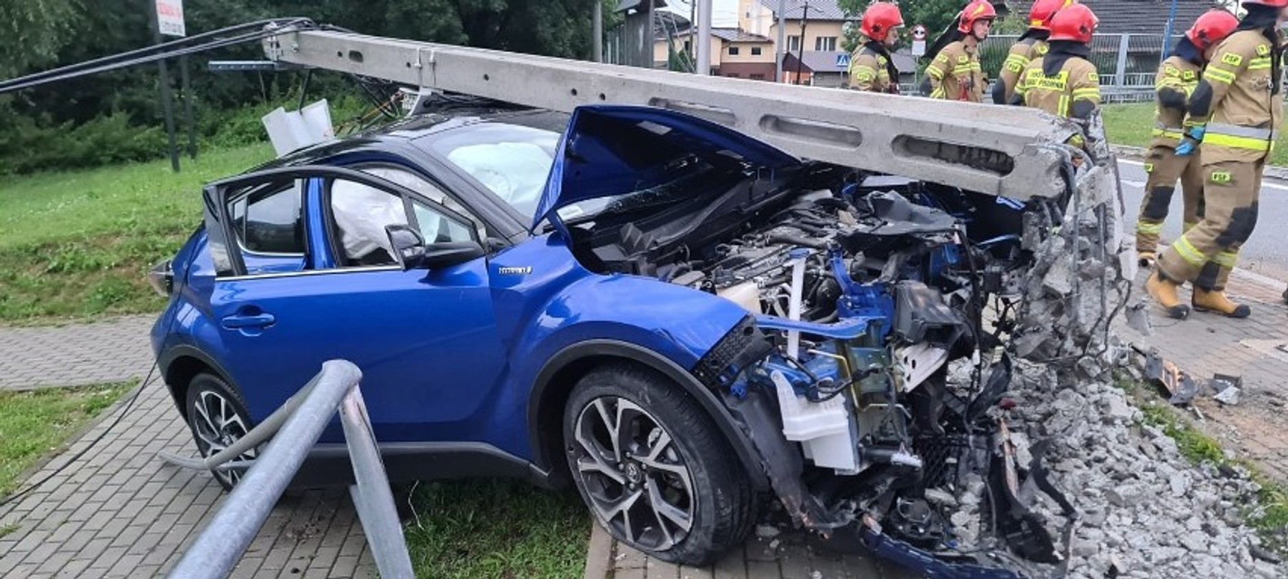 Poważny wypadek w Nowym Sączu. Te zdjęcia przemawiają do wyobraźni