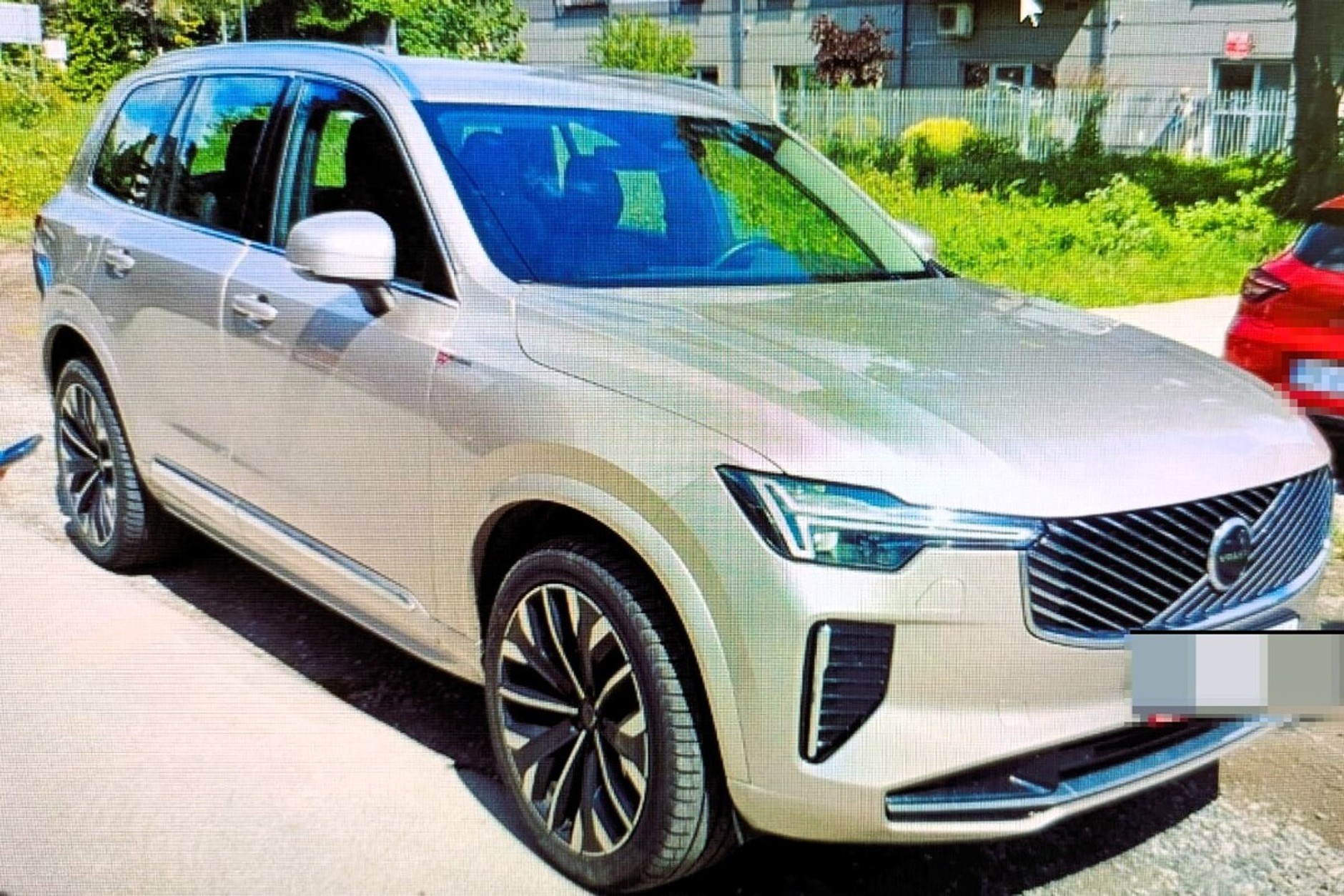 Volvo XC90 odzyskane dzięki współpracy służb