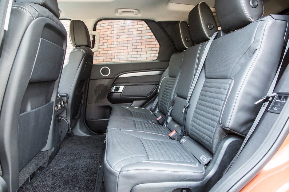 Land Rover Discovery 3.0 TD6 First Edition