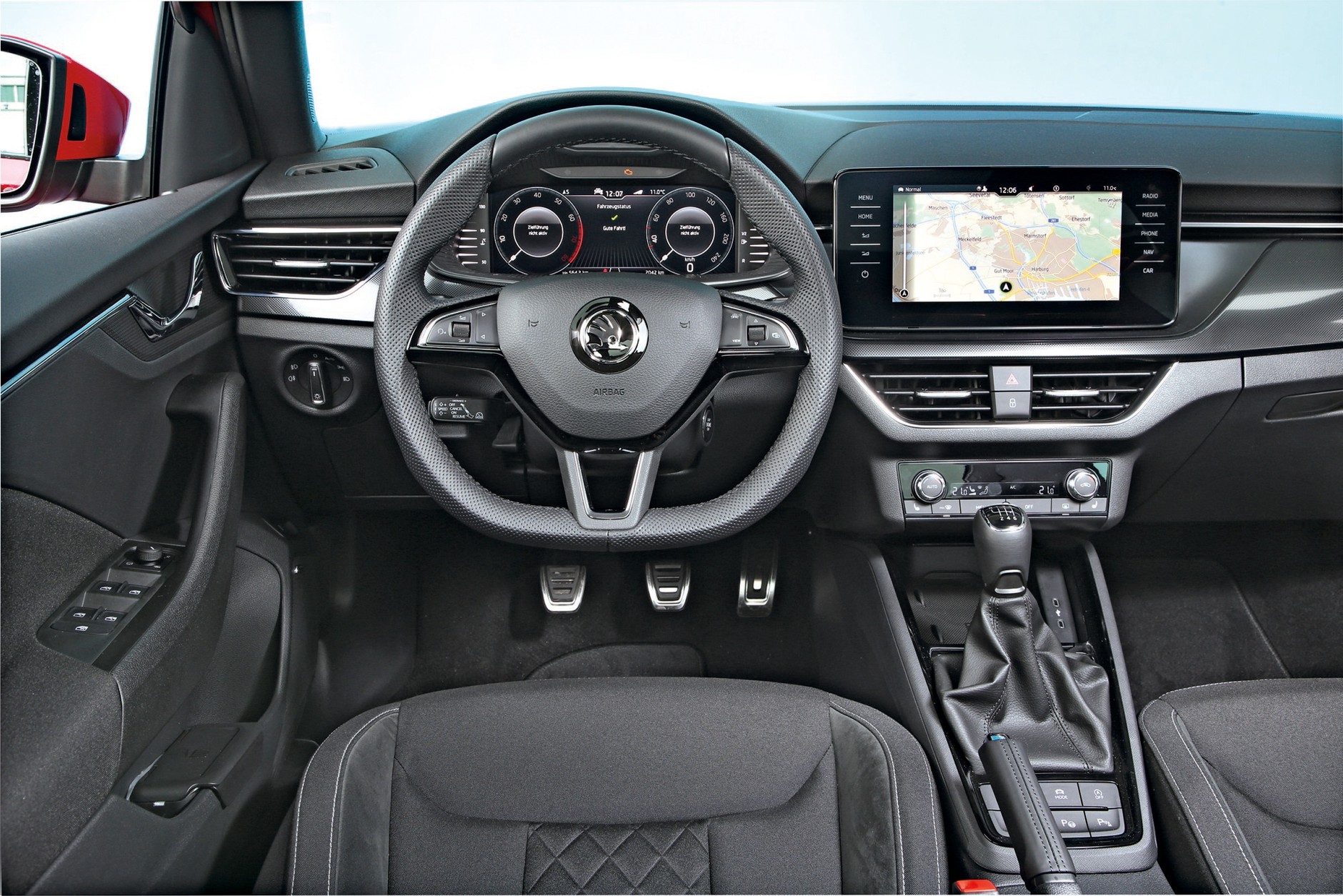 Škoda Kamiq 1.0 TSI - kokpit