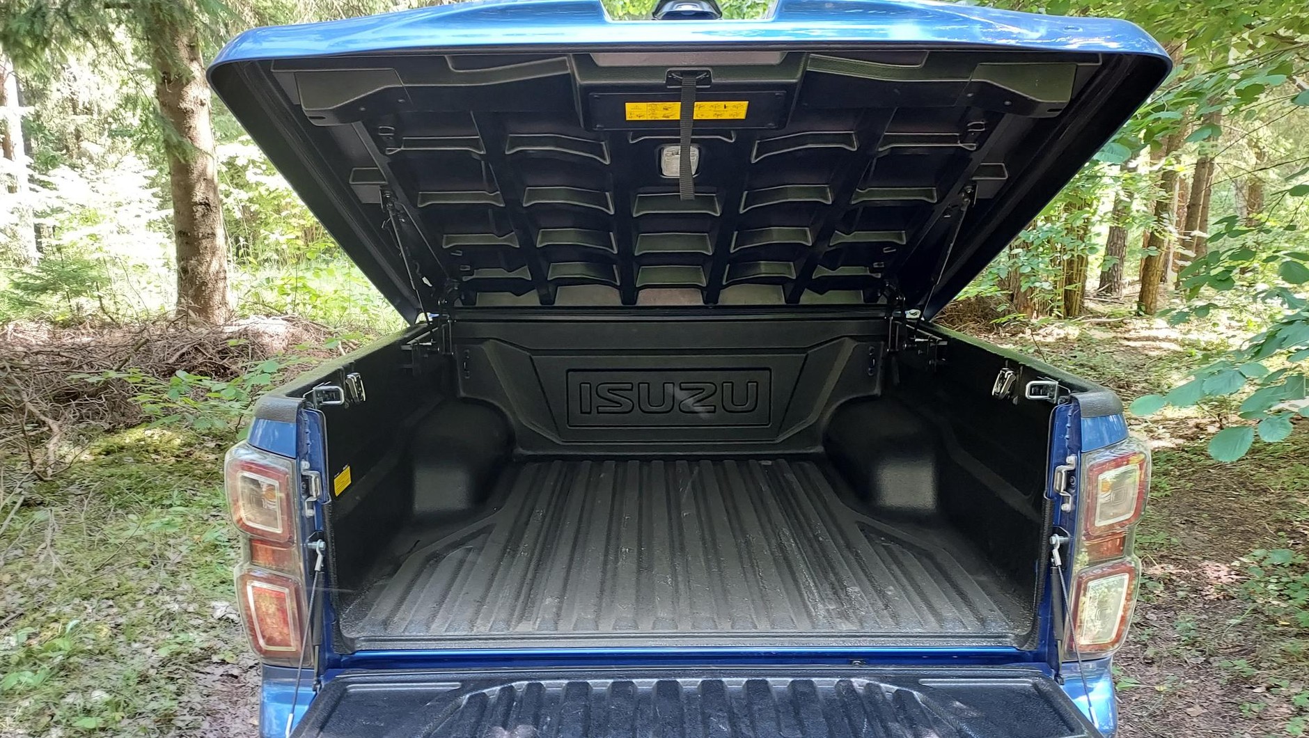 Isuzu D-Max 2023, lifting