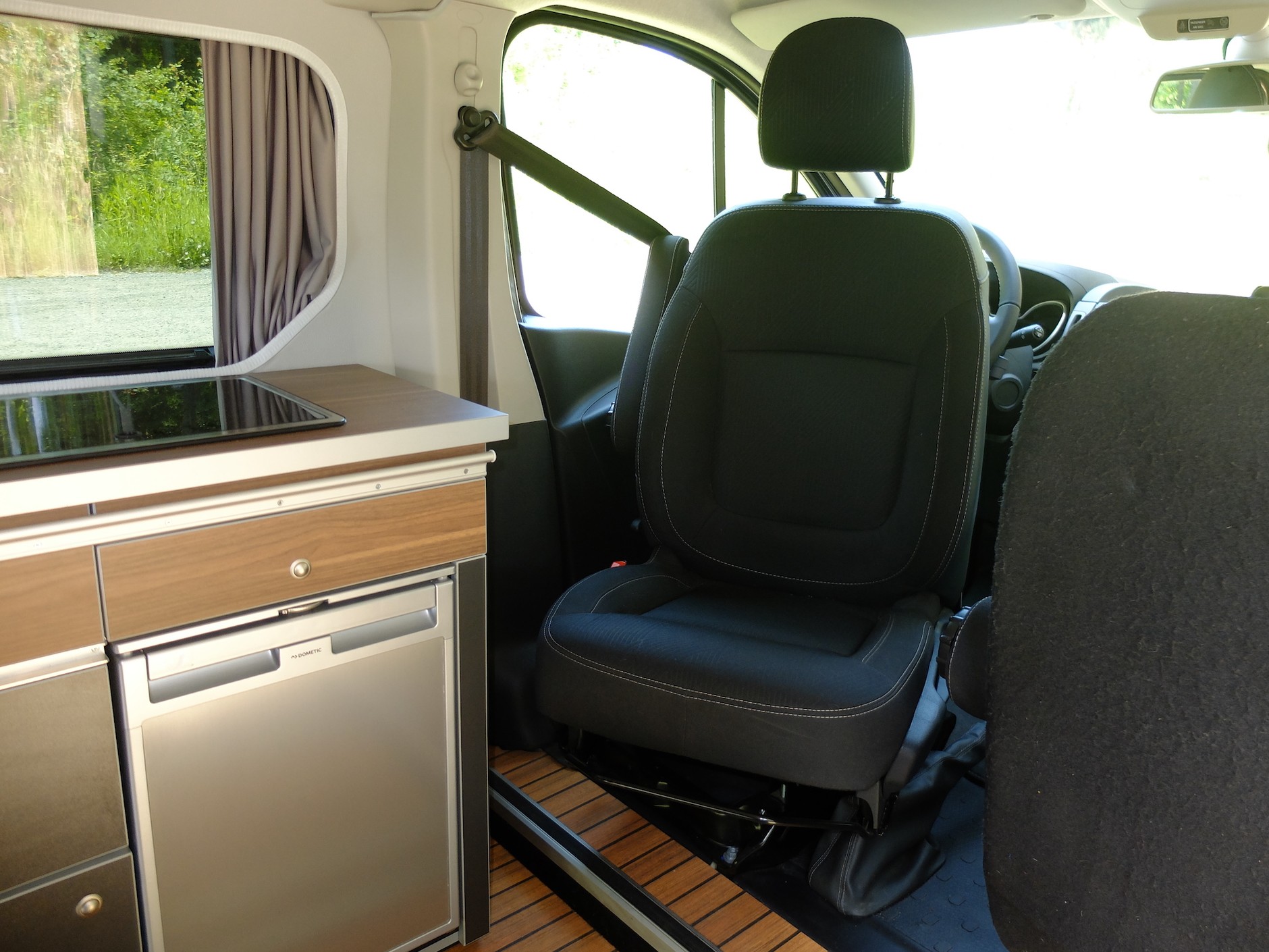 Renault Trafic z zabudową Wavecamper (2021)