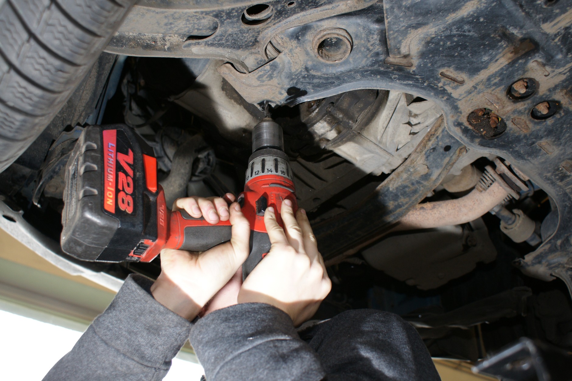 Krok 5: problem ze śrubami