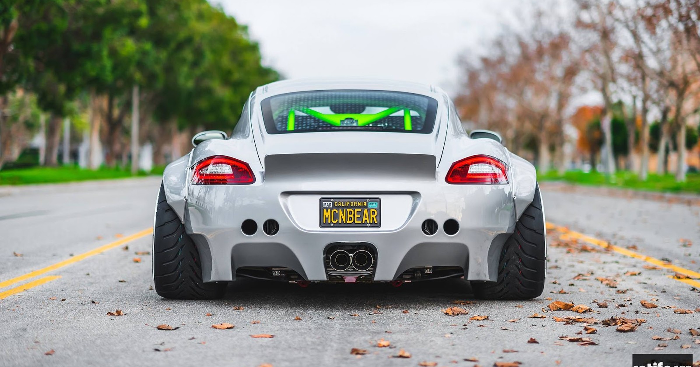 Porsche Cayman – nisko i szeroko