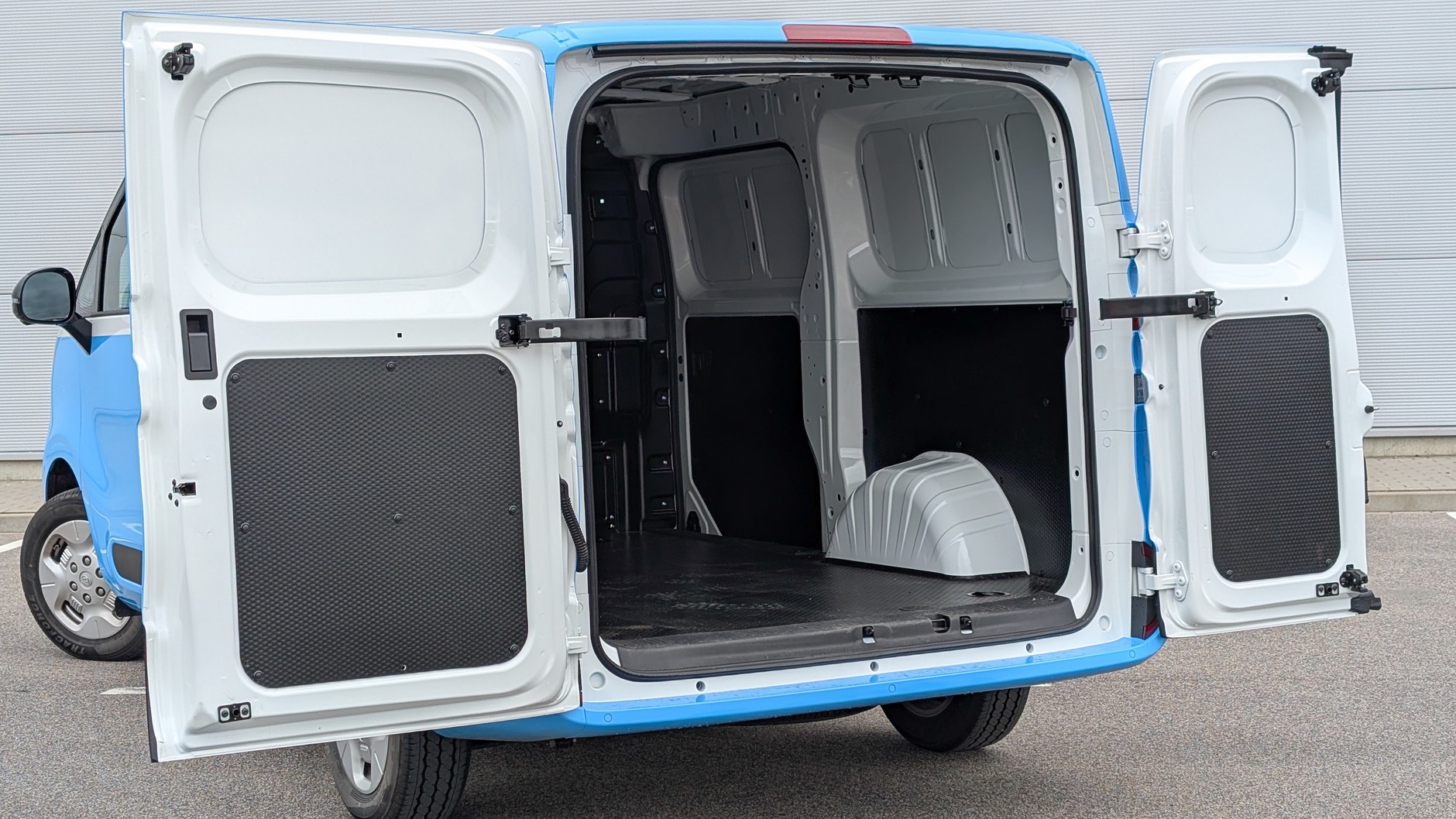 Maxus e-Deliver 5 Furgon L1H1