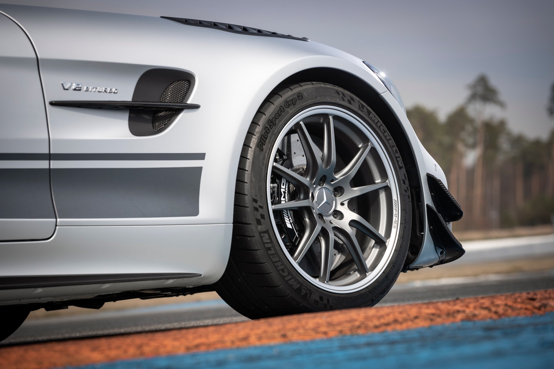 Mercedes-AMG GT R PRO