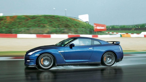 Nissan GT-R: na granicy światów