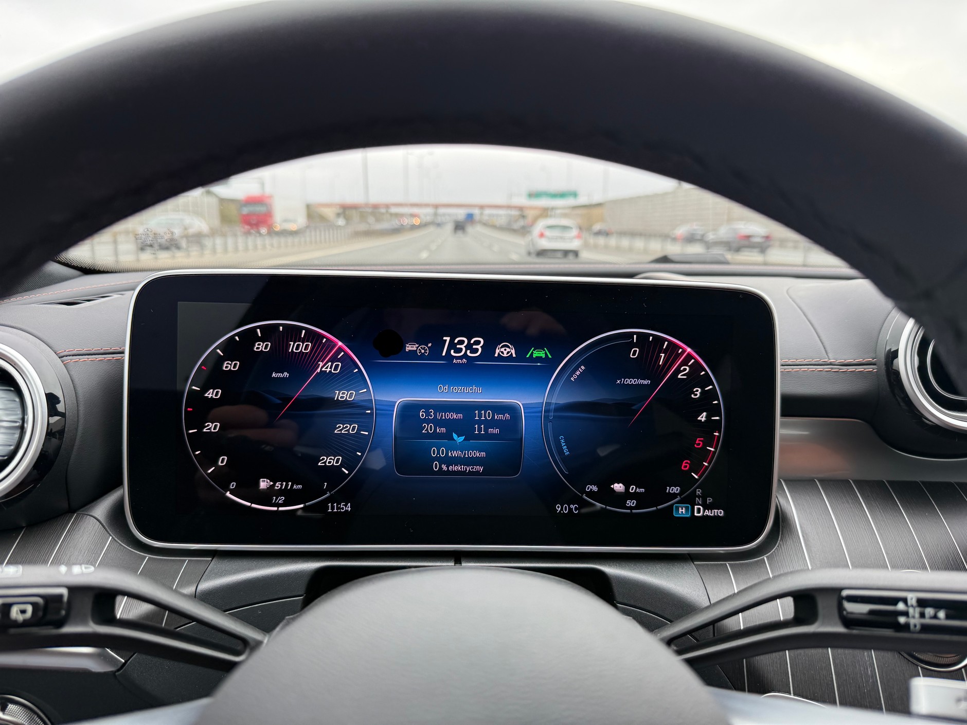 Mercedes C300 de – auto oszczędne i szybkie. Przy 130 km/h silnik mruczy bez najmniejszego wysiłku