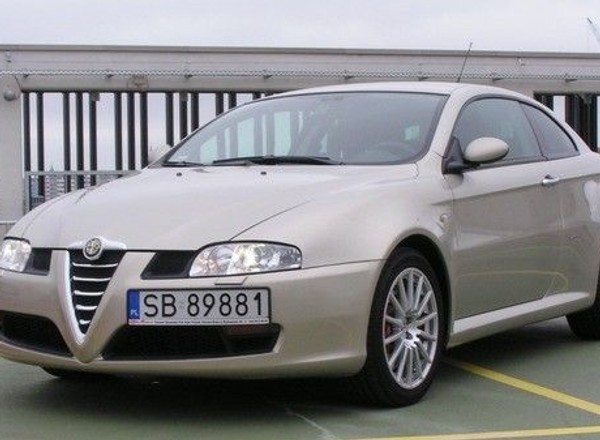 Alfa Romeo GT: włoski temperament. Test i opinie