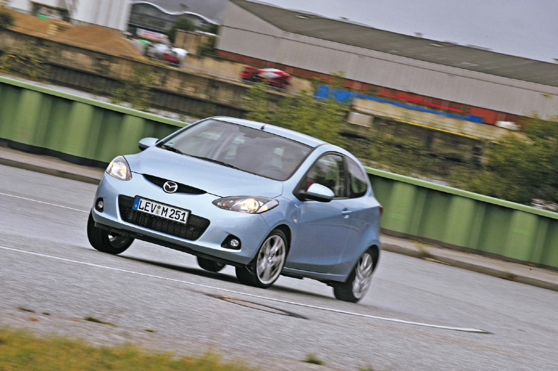 Z małych ścigaczy wiele radości - Prównanie: Volkswagen Polo kontra Seat Ibiza, Renault Clio i Mazda 2