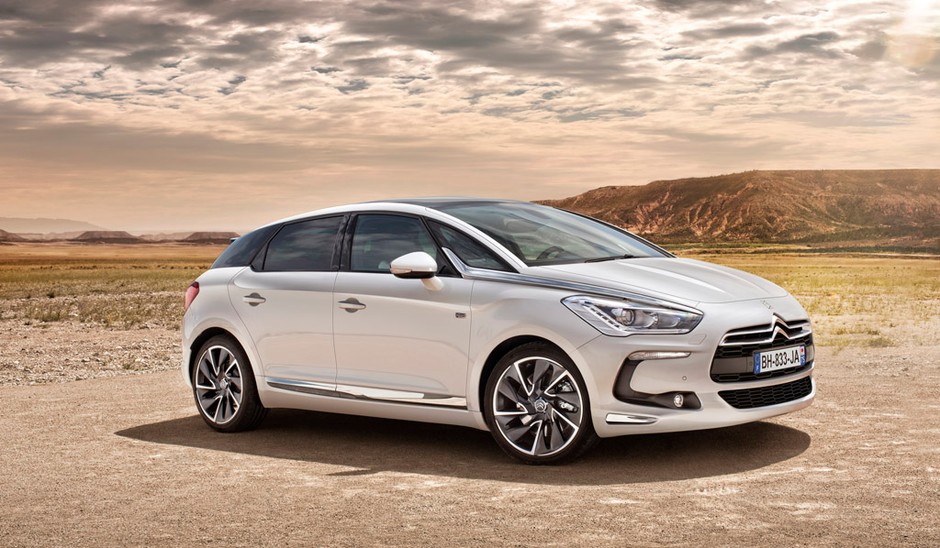Citroen DS5 Hybrid4: C5 dla wymagających