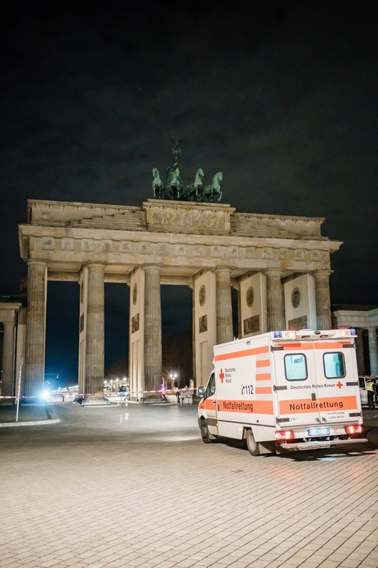 Samochód uderzył w Bramę Brandenburską