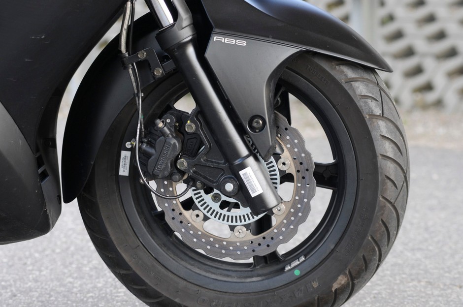 Kawasaki J300