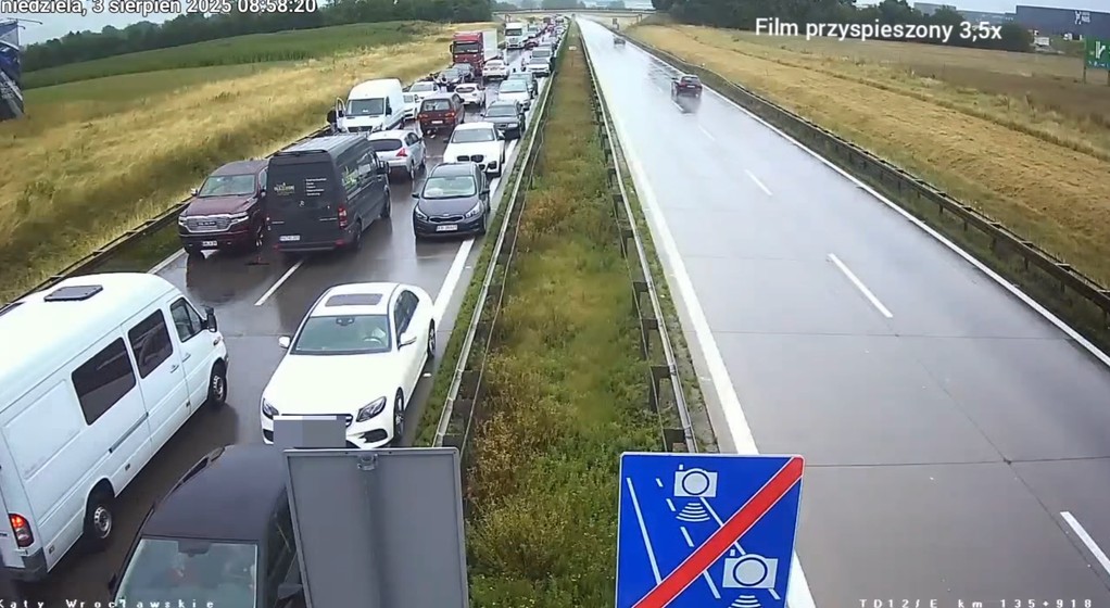 Jechali pod prąd korytarzem życia na autostradzie A4