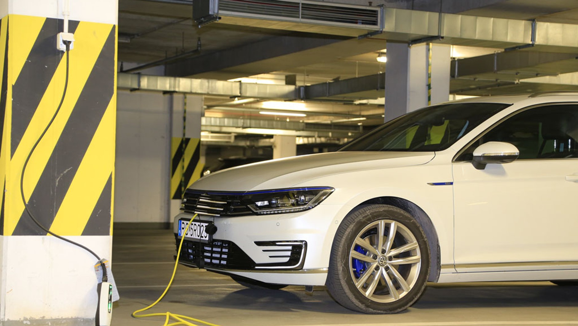 Masz hybrydę typu plug-in? Też zapłacisz daninę