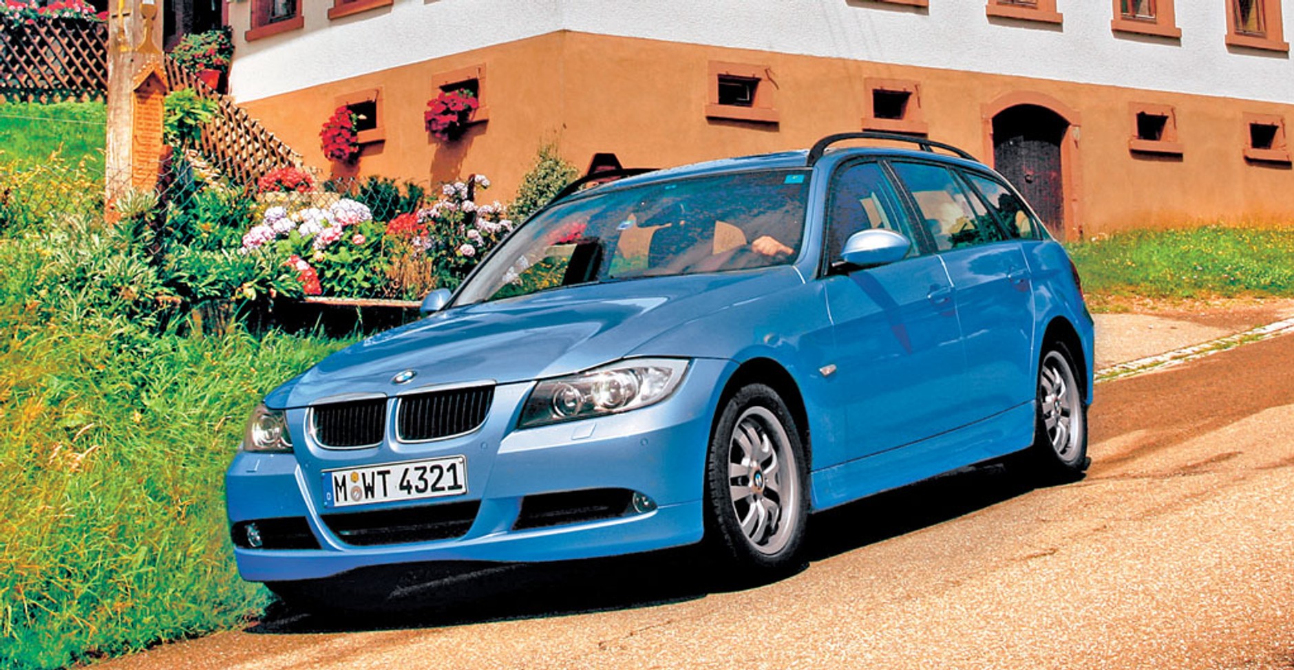 Trójka na szóstkę - BMW 320i Touring