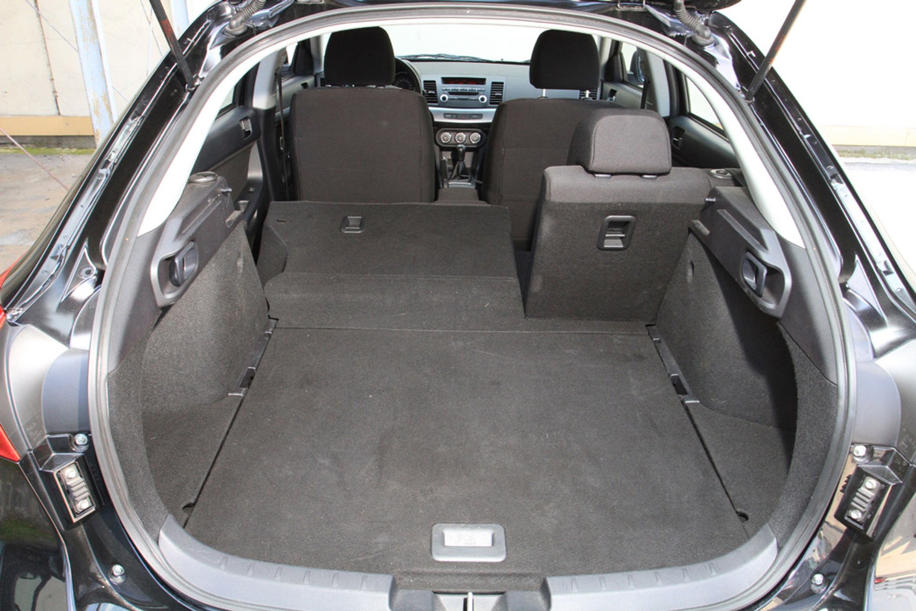 Mitsubishi Lancer Sportback: oto mistrz chłodnej kalkulacji