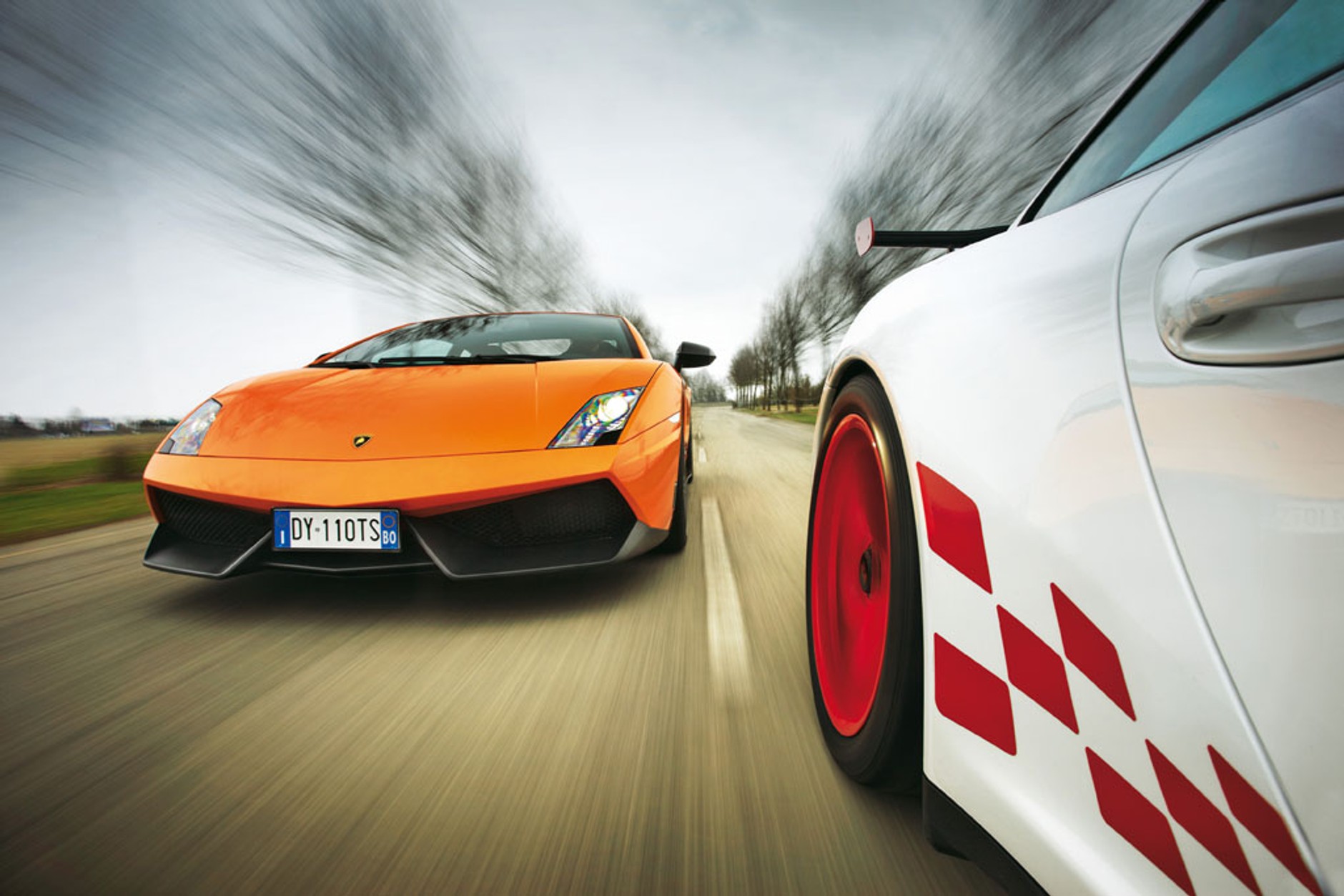 Dodadzą skrzydeł! Porsche 911 GT3 RS kontra Lamborghini Gallardo LP 570-4 Superleggera