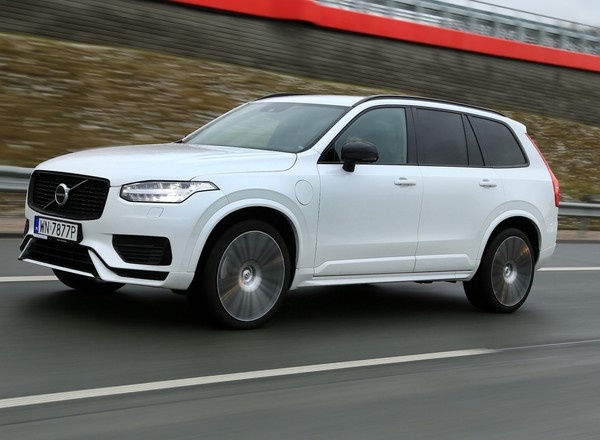 Volvo XC90 T8 Recharge AWD – szlifowanie formuły T8