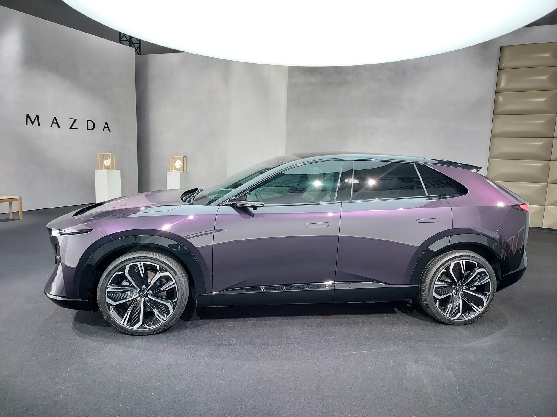 Mazda CX-6e
