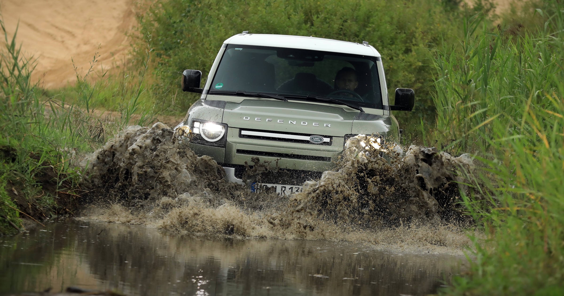 Land Rover Defender 110 2.0D AT
