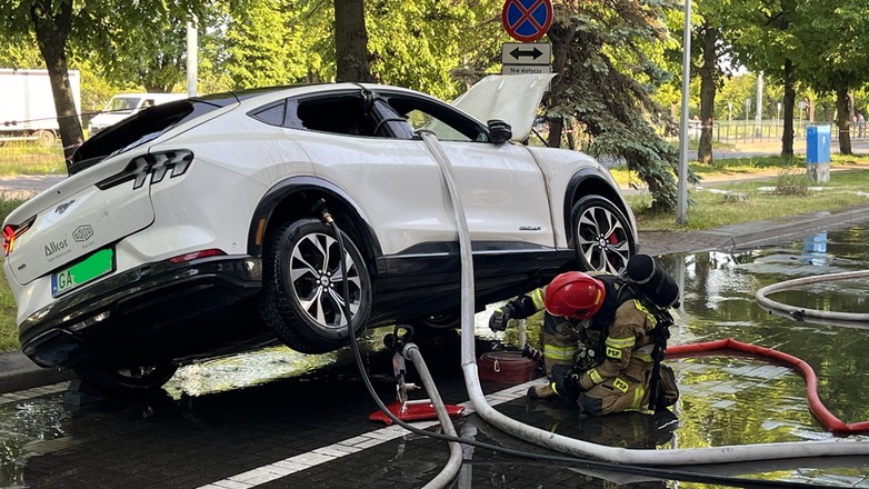 Pożar Forda Mustanga Mach-E w Gdańsku