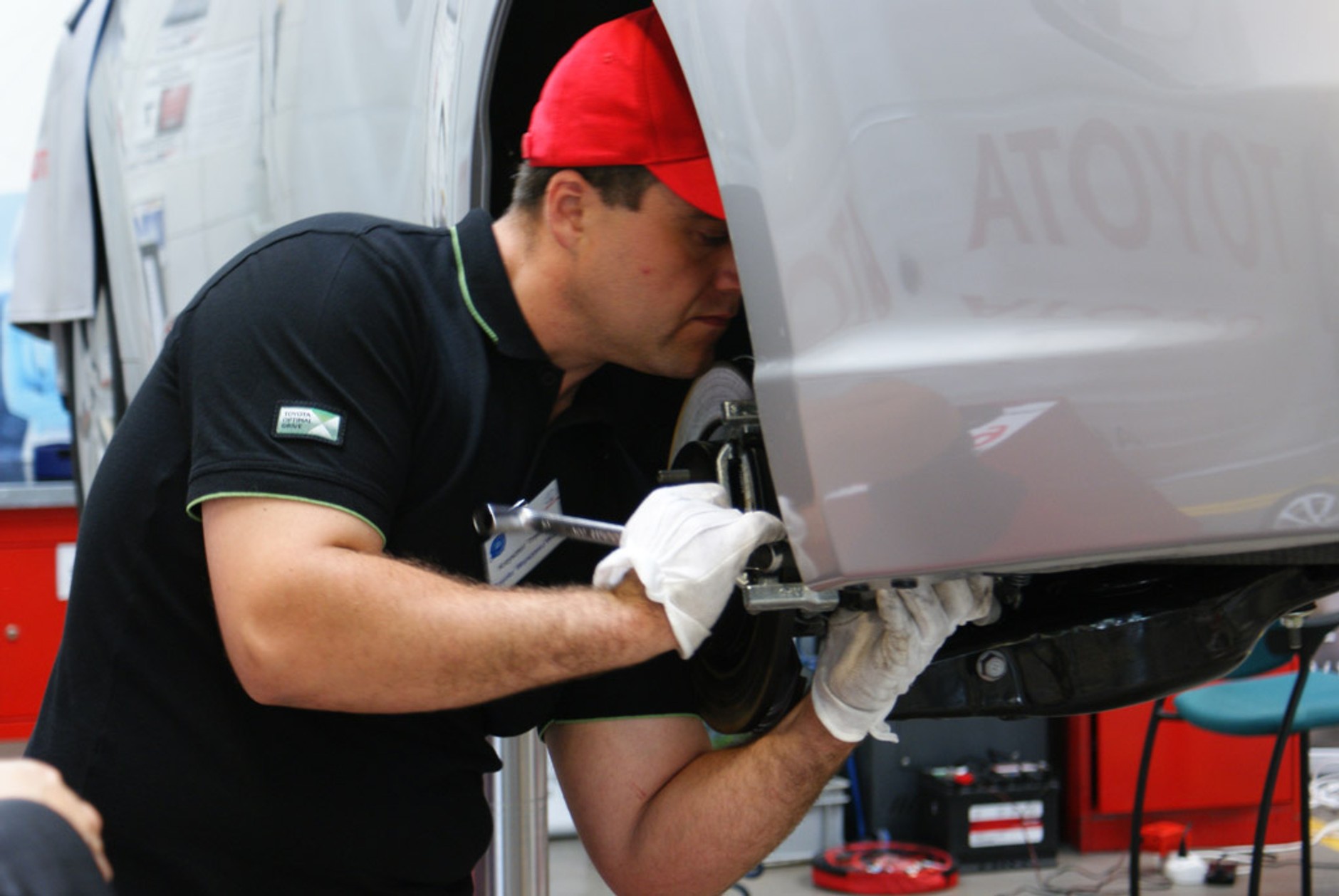 Gdzie warto serwisować Toyotę? Zobacz gdzie pracuje najlepszy mechanik