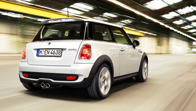 Mini 50 Mayfair i Mini 50 Camden: dwa specjalne modele na jubileusz
