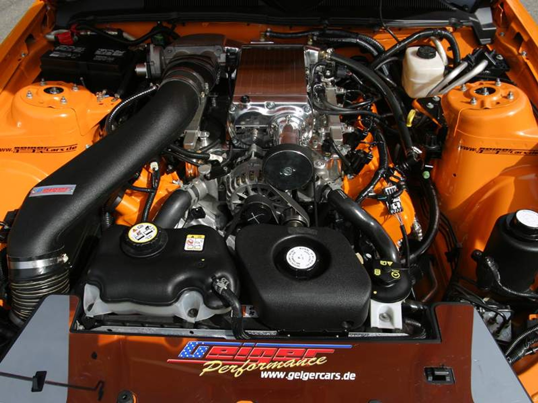 Ford Mustang GT520 GeigerCars – pomarańczowy odrzutowiec