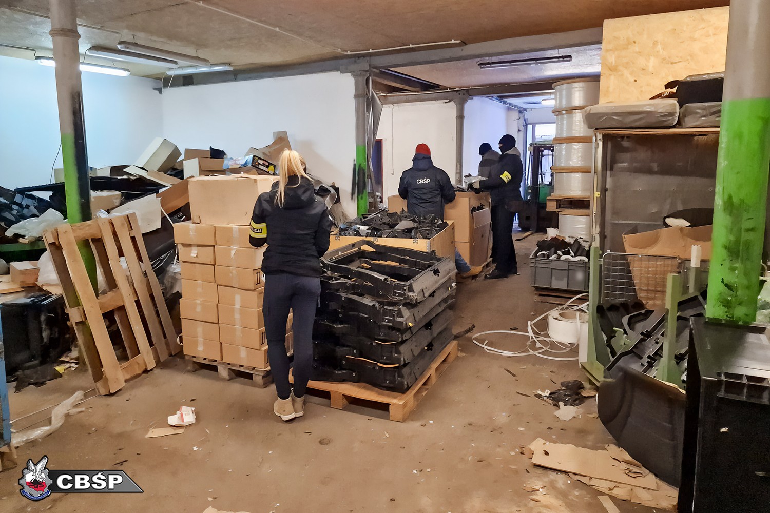CBŚP zlikwidowało magazyny z kradzionymi częściami