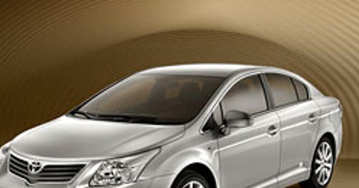 Paryż 2008: Toyota Avensis - nowe zdjęcia sedana i kombi