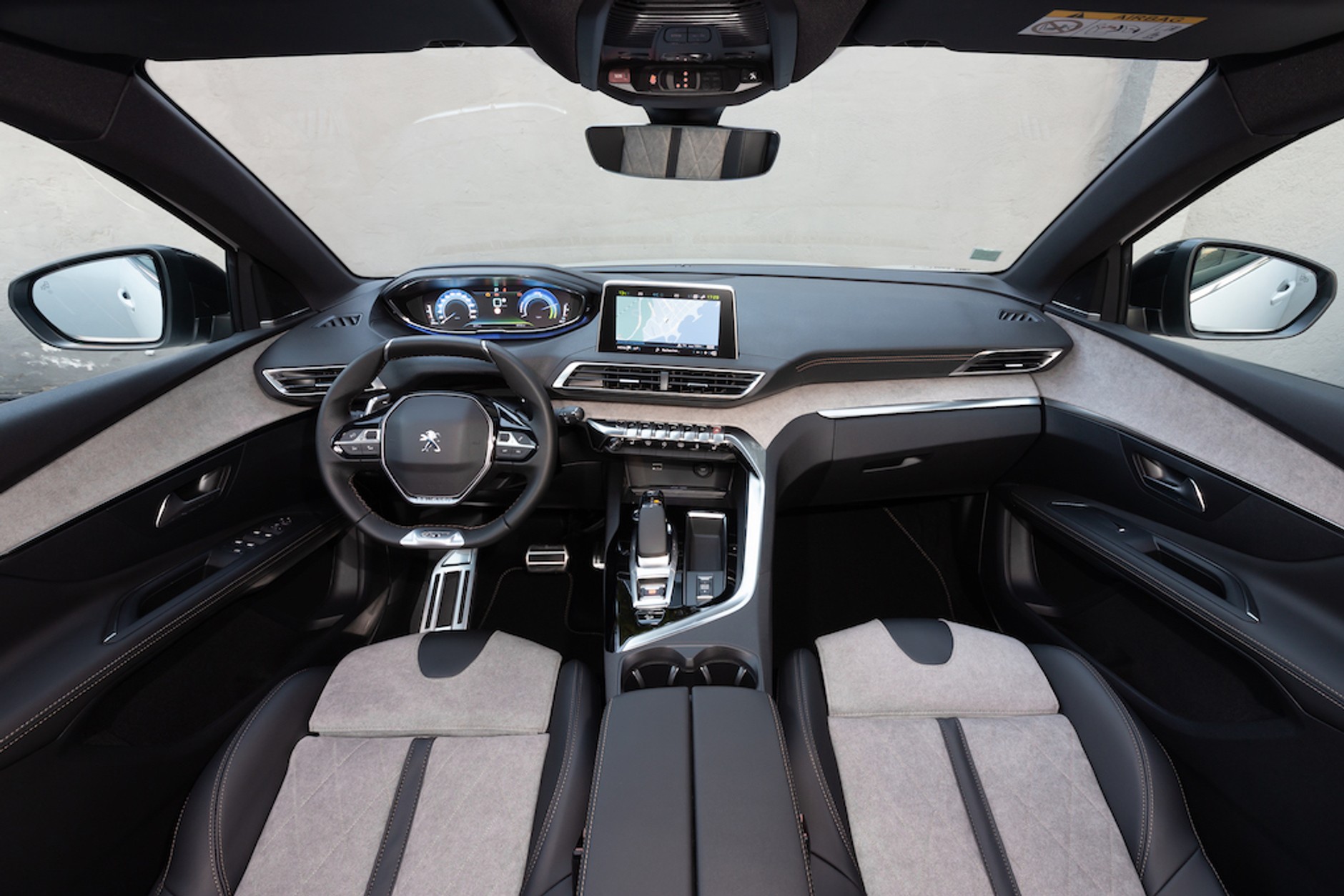 Peugeot 508 HYbrid i 3008 HYbrid4 Plug In – Peugeot umie w hybrydy