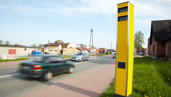 Fotoradary i odcinkowe pomiary prędkości: o ile możesz przekroczyć, by nie dostać mandatu?