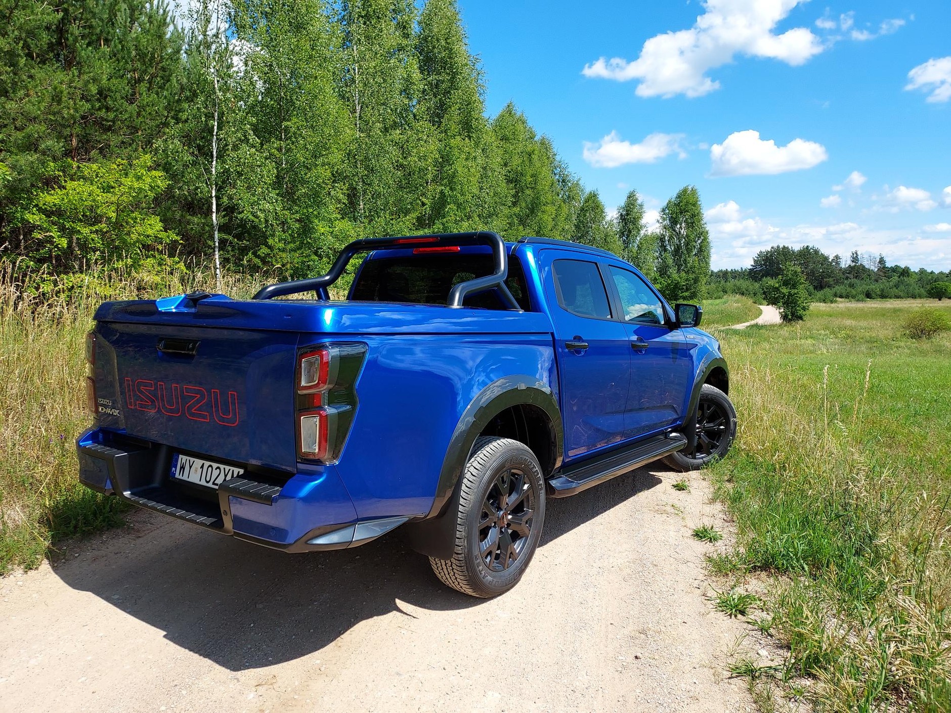 Isuzu D-Max 2023, lifting