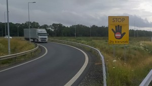 Będzie więcej tablic "STOP Zły kierunek". Mają zapobiegać jeździe pod prąd