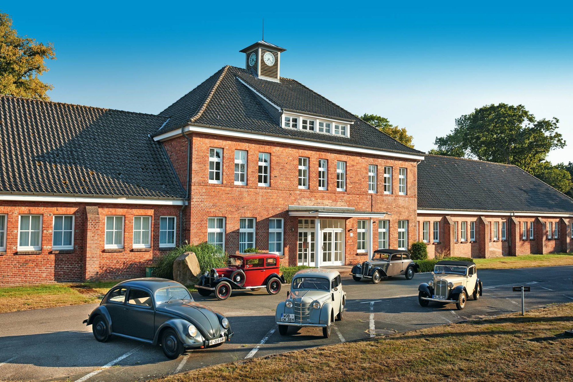 Porównanie aut z lat 30.