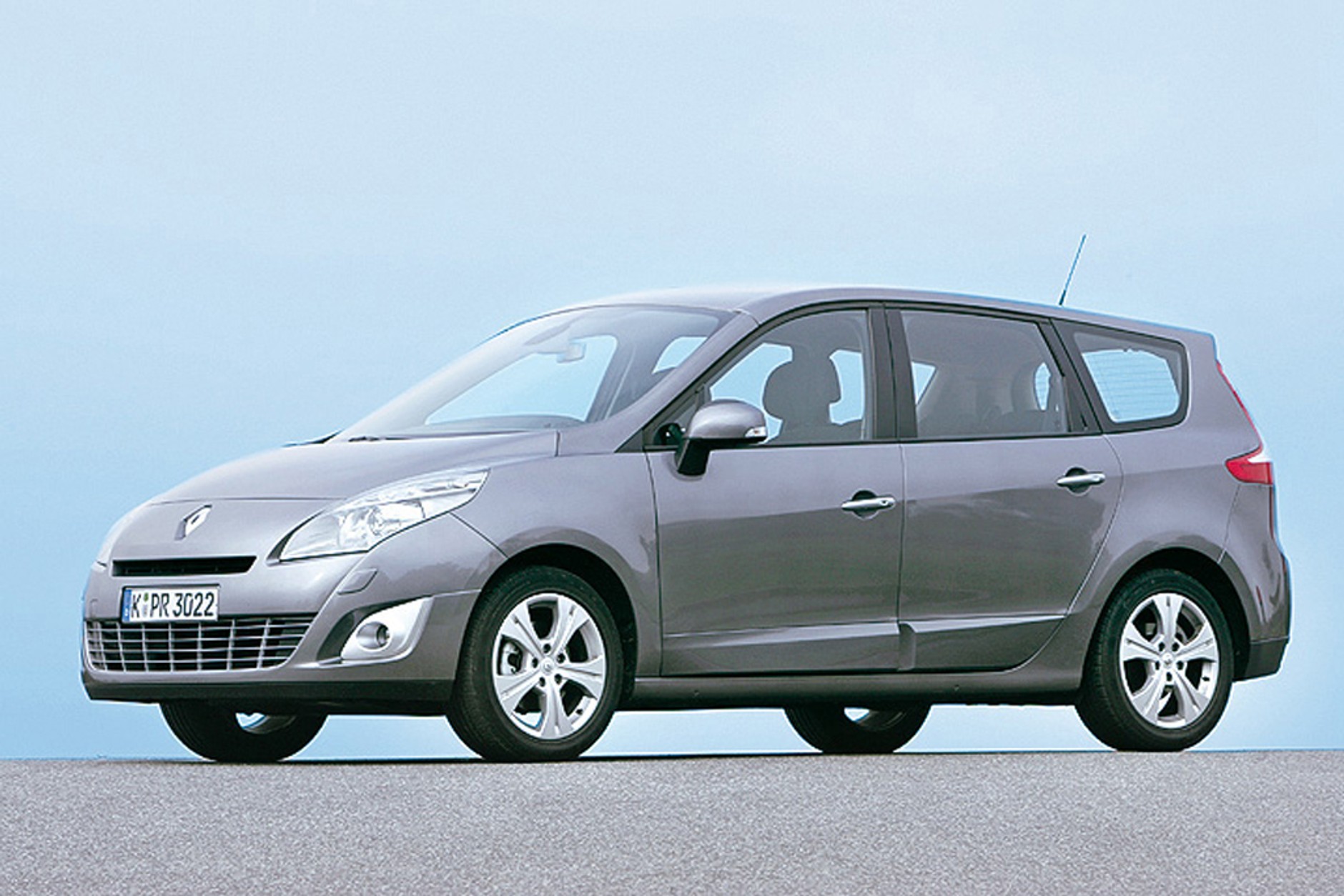 Peugeot 5008 kontra Renault Grand Scenic - Funkcjonalnie oraz stylowo