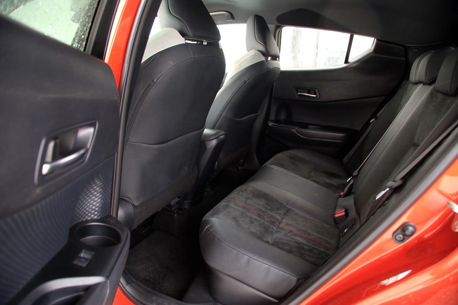 Toyota C-HR GR Sport 2.0 Hybrid (2021 r., 1. generacja, lifting)