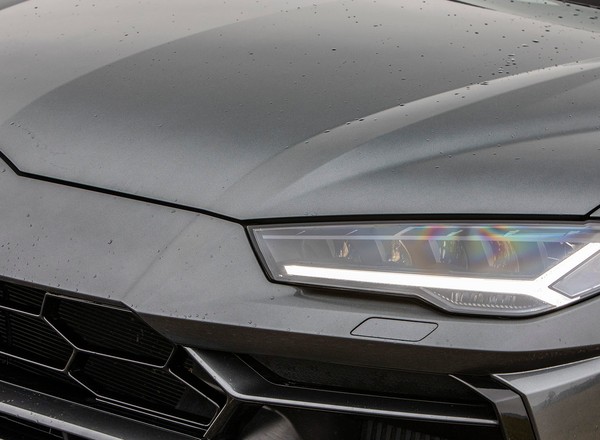 Kim Kardashian wyśmiewana za pluszowe Lamborghini Urus